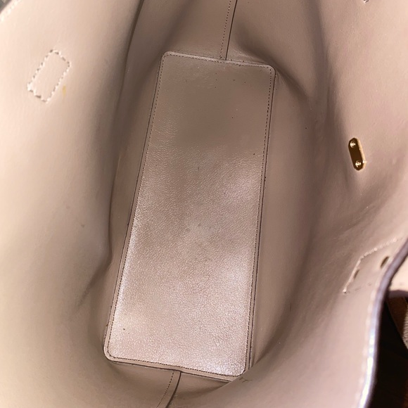 MIchael Kors Tote - Picture 4 of 4